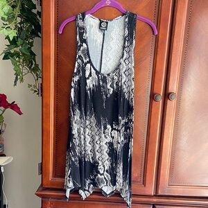 Bobeau Black and White Sleeveless Blouse